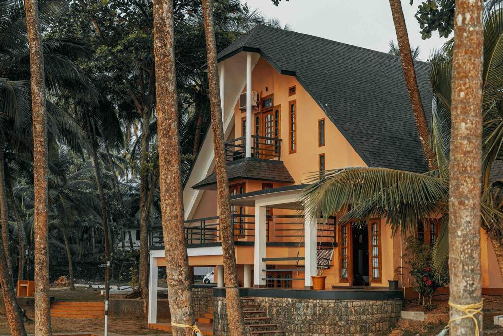 Baywatch By Grha - A Picturesque Beachfront Villa Kozhikode Luaran gambar