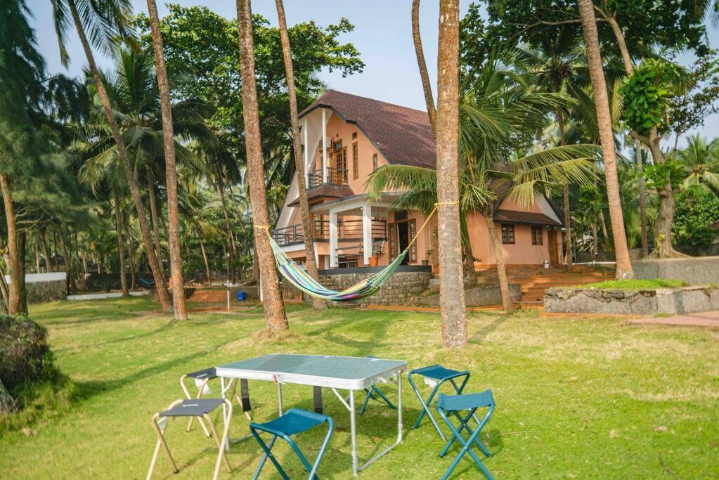 Baywatch By Grha - A Picturesque Beachfront Villa Kozhikode Luaran gambar