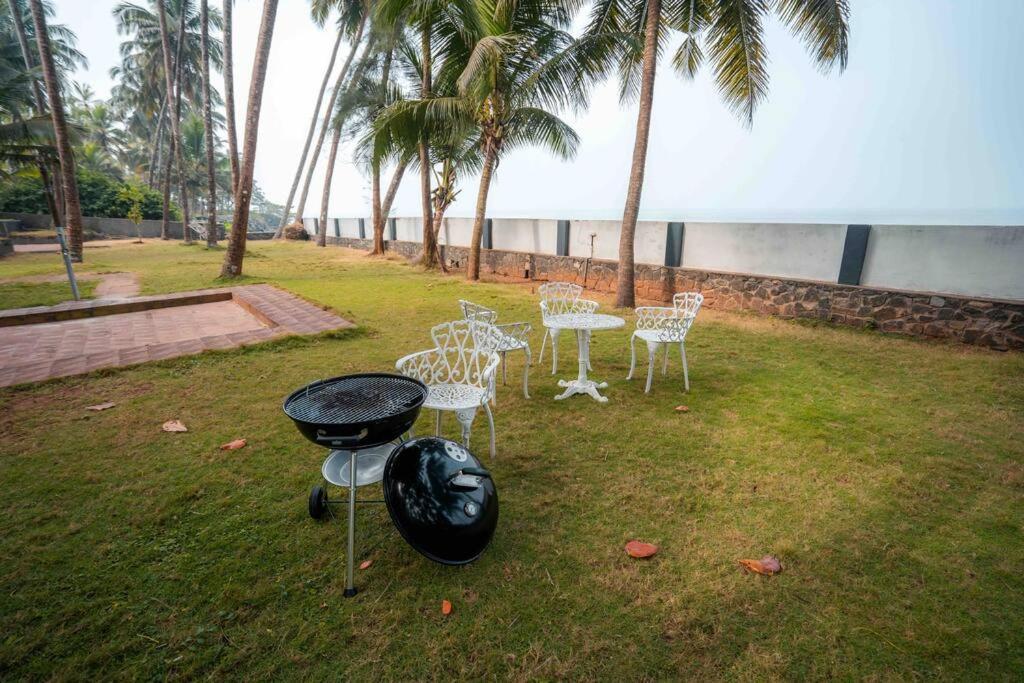 Baywatch By Grha - A Picturesque Beachfront Villa Kozhikode Luaran gambar