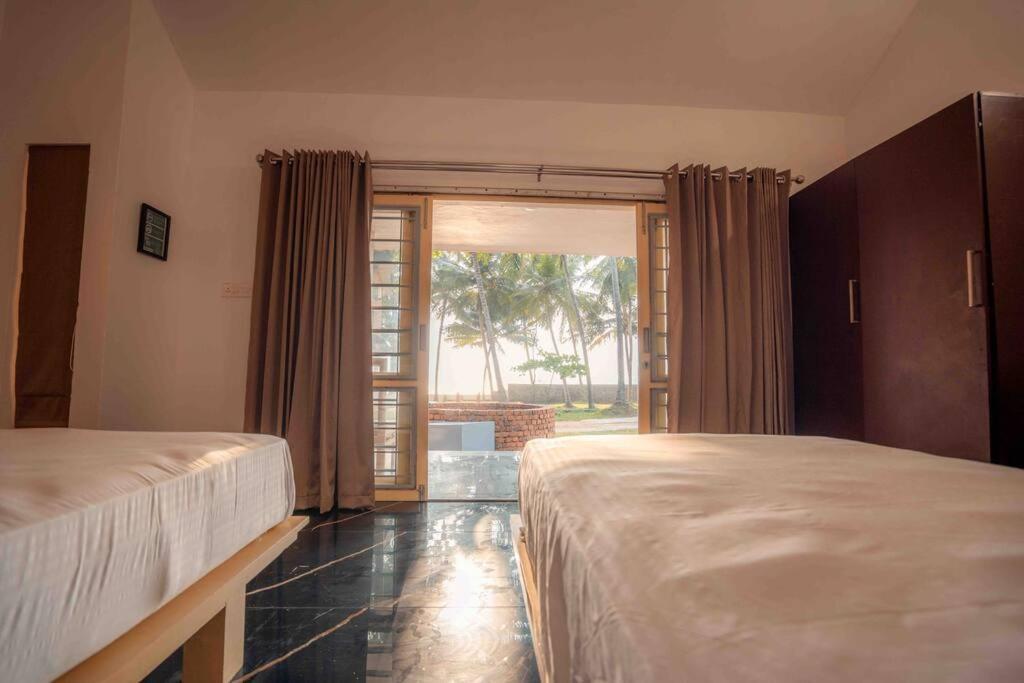 Baywatch By Grha - A Picturesque Beachfront Villa Kozhikode Luaran gambar