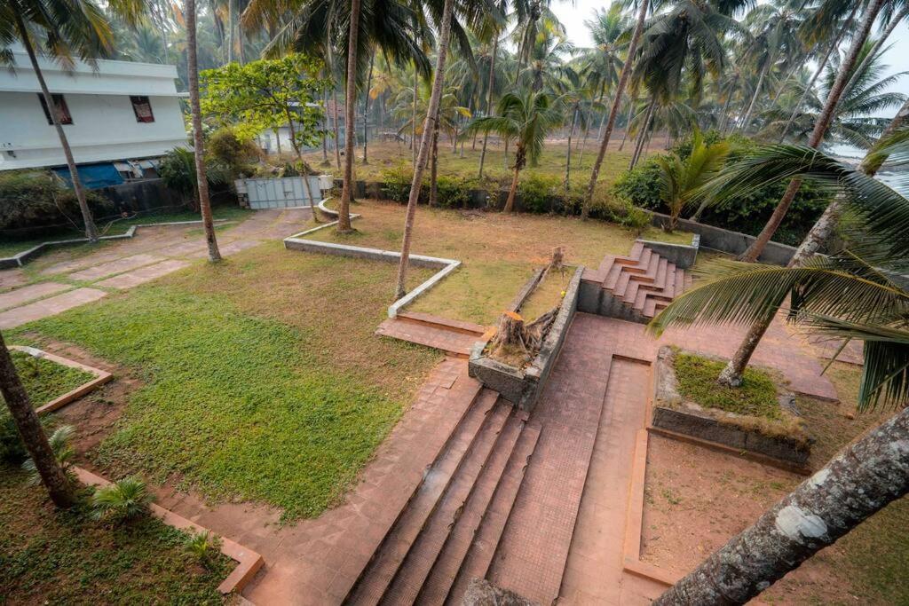 Baywatch By Grha - A Picturesque Beachfront Villa Kozhikode Luaran gambar