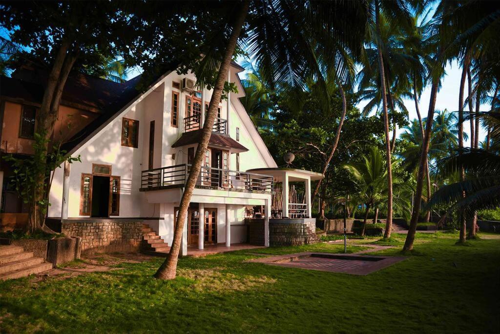 Baywatch By Grha - A Picturesque Beachfront Villa Kozhikode Luaran gambar
